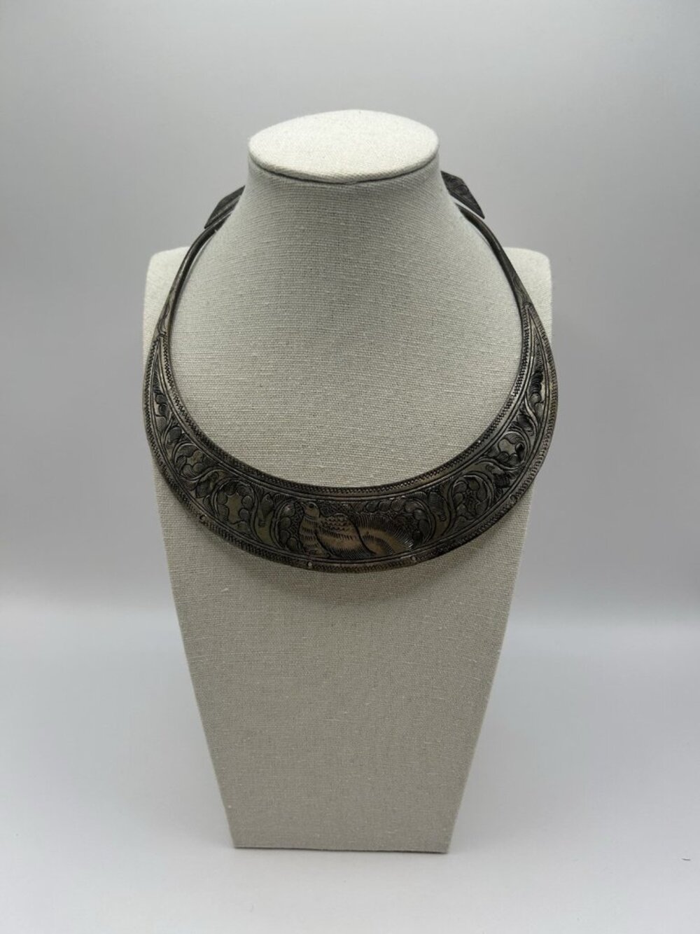 Vintage Tribal Ceremonial Etched Collar Necklace Bird Motif Silver Tone Boho - Picture 15 of 15